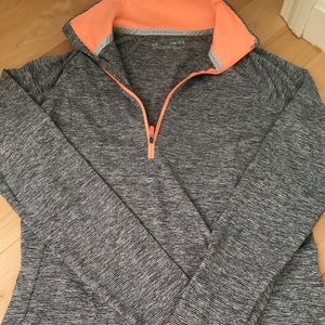 Under armor size medium 1/4 zip